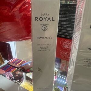 JAFRA Royal Revitalize Longevity Balm in White